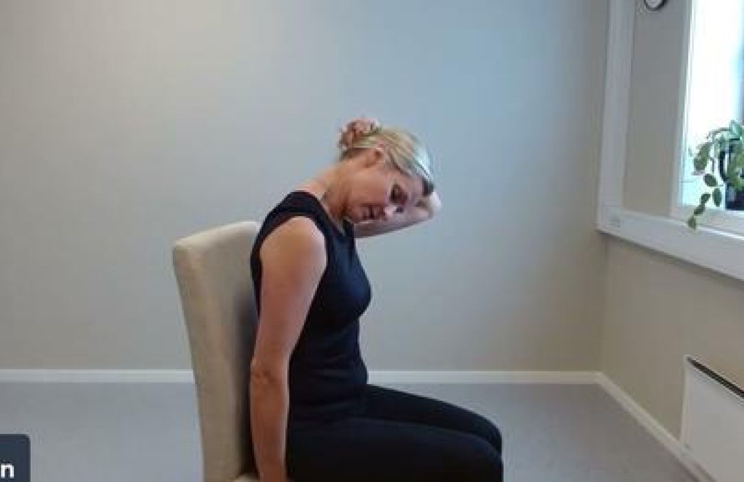 Tøyeøvelse bakside nakke